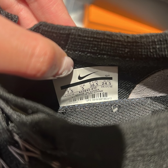 Nike Vapor Max - Picture 2 of 2